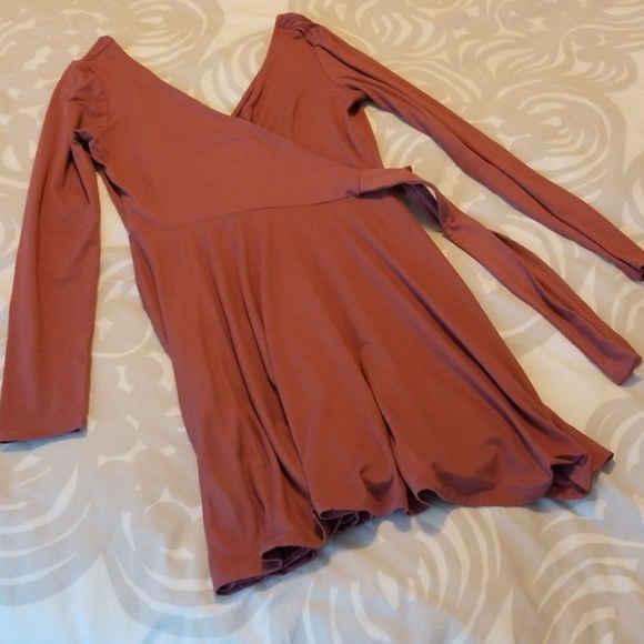 Forever 21 Dresses & Skirts - Long Sleeve Dress